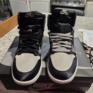 New Air Jordans 1 Retro Hi OG Nike Sz Womens 9 Mens 7.5
